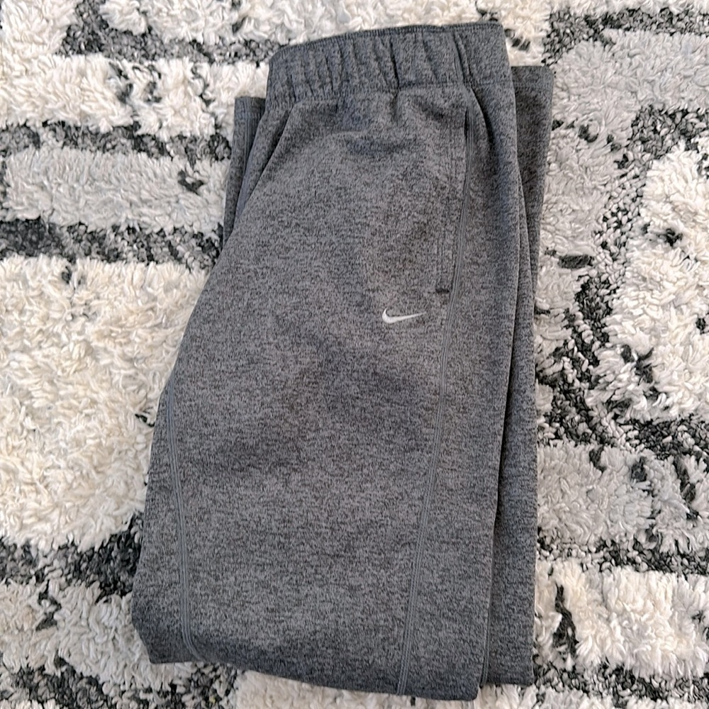 SOLD❌Nike therma fit pants